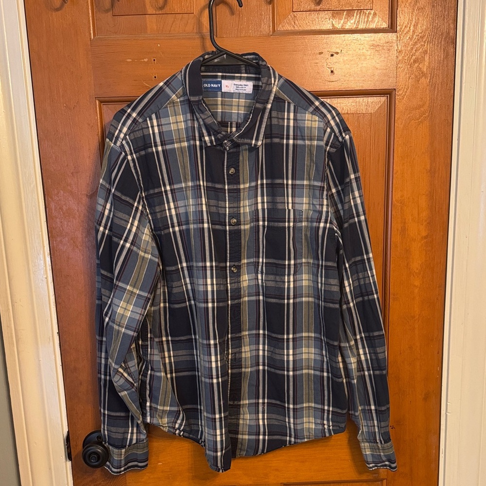 Old Navy Men's Blue and White Checkered Shirt